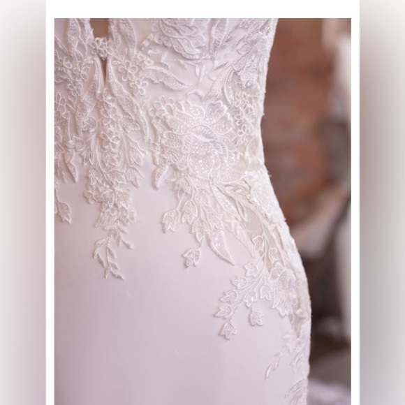 Sottero and Midgley wedding dress. STYLE: Alec 21SW861. Color: Ivory - Picture 4 of 11